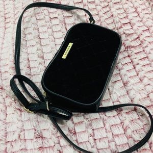 Guess cross body